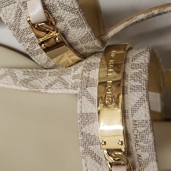 New MK logo Michael Kors Vanilla white flat sandal - Picture 6 of 6